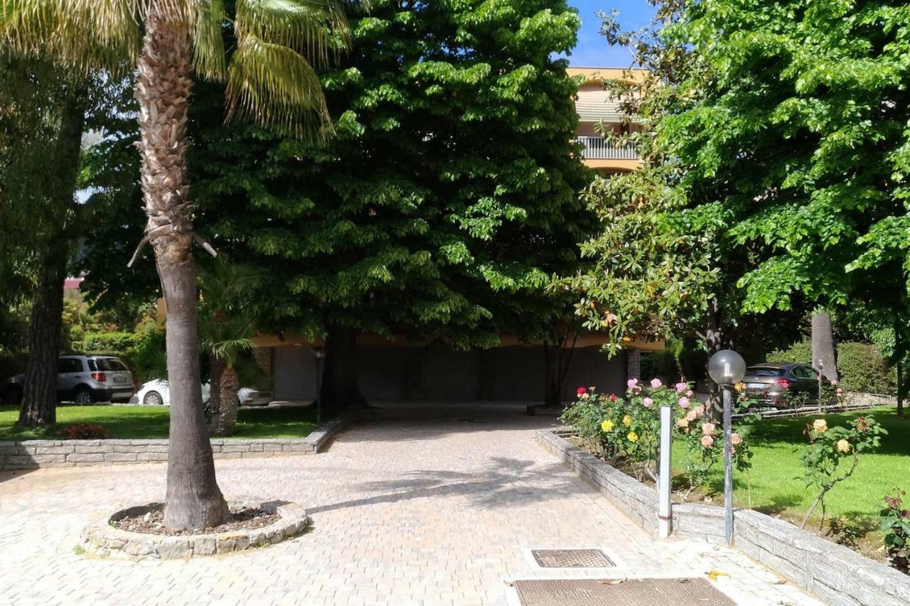 Bordighera Centro Molto Tranquillo Bagian luar foto